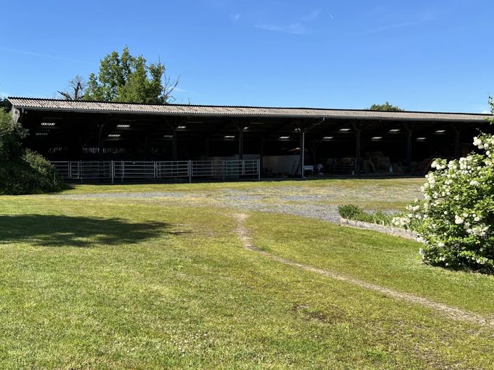 Image No.15-Maison de 11 chambres à vendre à Val-d'Oire-et-Gartempe