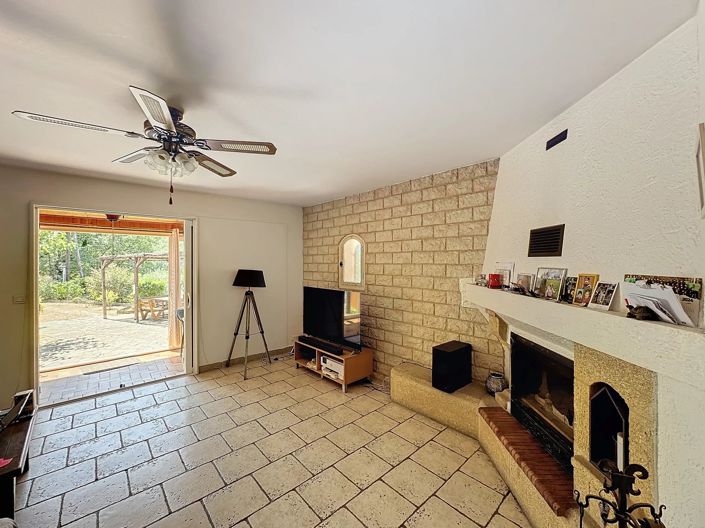 Image No.5-2 Bed House for sale