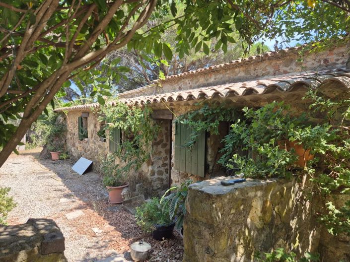 Image No.6-7 Bed House for sale