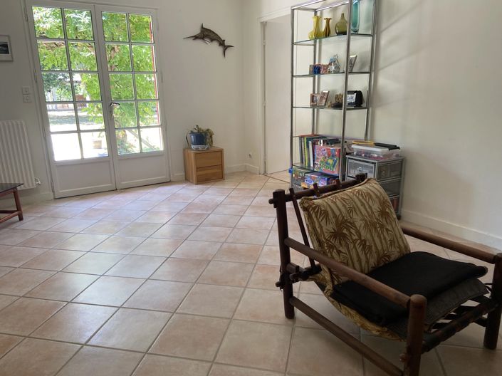 Image No.13-5 Bed House for sale