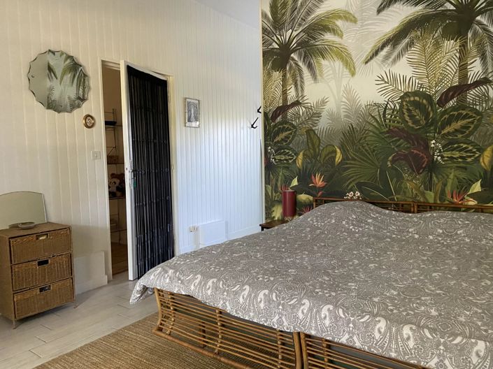 Image No.7-5 Bed House for sale