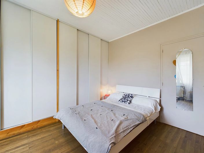 Image No.6-4 Bed House for sale