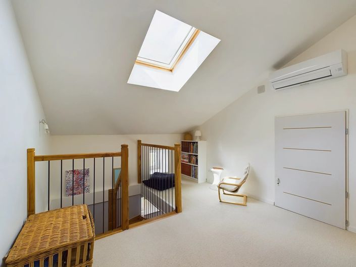 Image No.7-4 Bed House for sale