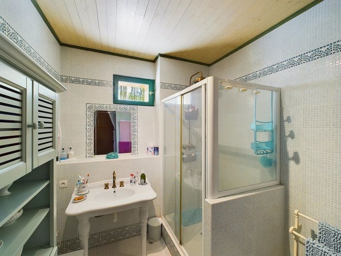 Image No.13-5 Bed Farmhouse for sale