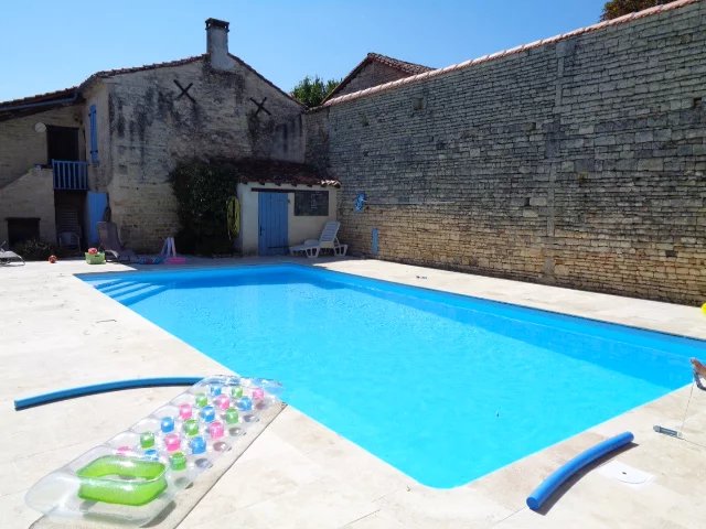 Image No.2-Propriété de 1 chambre à vendre à Tusson