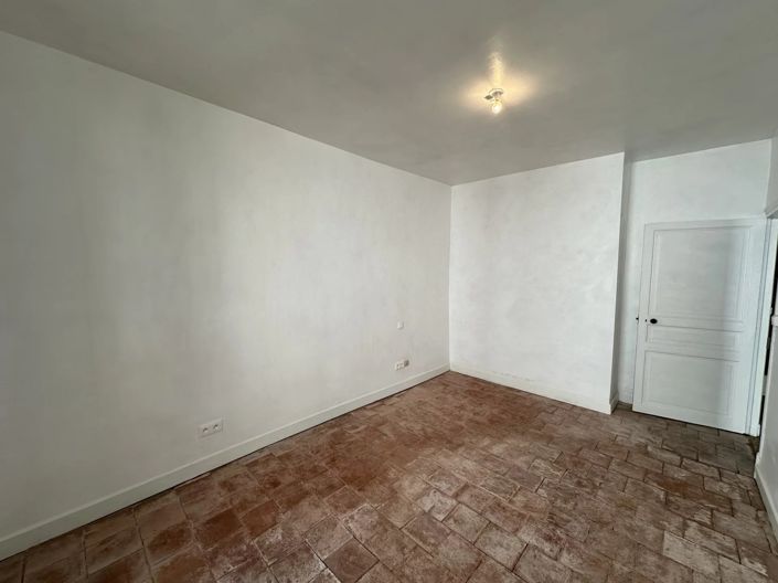 Image No.5-2 Bed House for sale