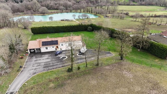 Image No.3-Maison de 3 chambres à vendre à Charente