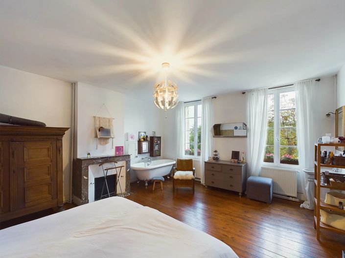 Image No.10-Maison de 9 chambres à vendre à Montpon-Menesterol