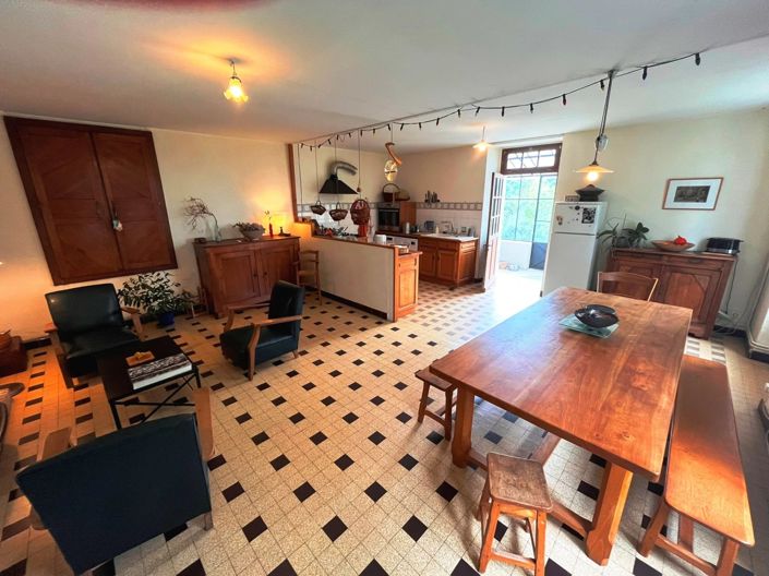 Image No.2-Maison de 5 chambres à vendre à Salles-Lavalette