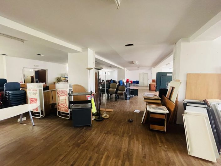 Image No.11-5 Bed Commercial for sale