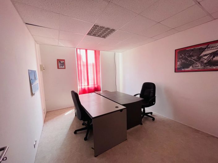 Image No.6-5 Bed Commercial for sale