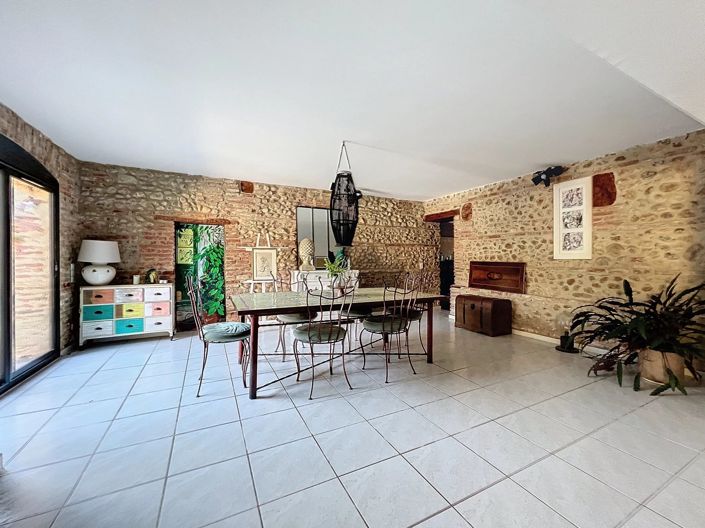 Image No.9-4 Bed House for sale