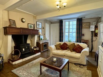 8843c80f6b72a6211d69621a126a24885a6dca2a89403