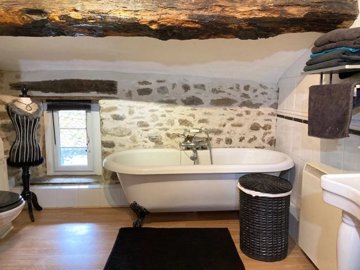 f5dbeec6628fc7426f43cad9e3b93c005f78b0befd192