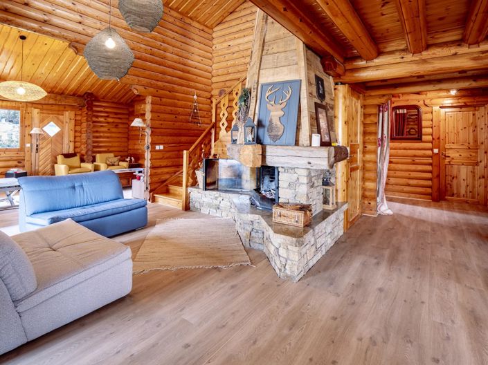 Image No.5-4 Bed Chalet for sale