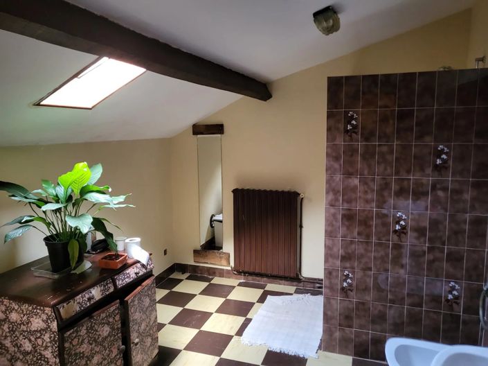 Image No.9-8 Bed House for sale