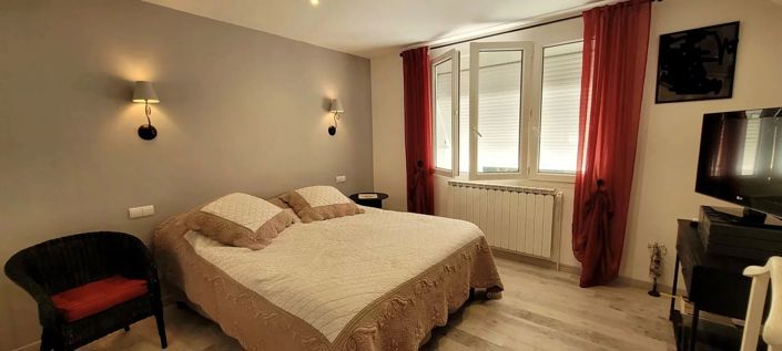 Image No.5-4 Bed Village House for sale