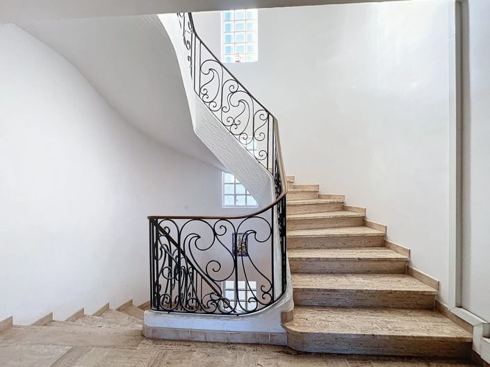 Image No.6-7 Bed House for sale