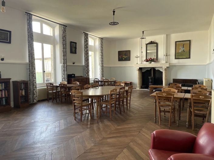 Image No.2-Maison de 23 chambres à vendre à Saint-Jean-d'Angély