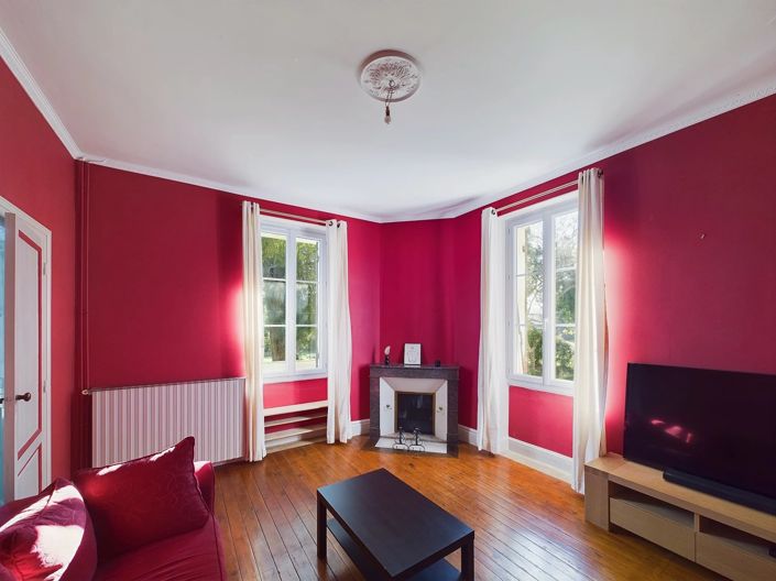 Image No.5-9 Bed House for sale