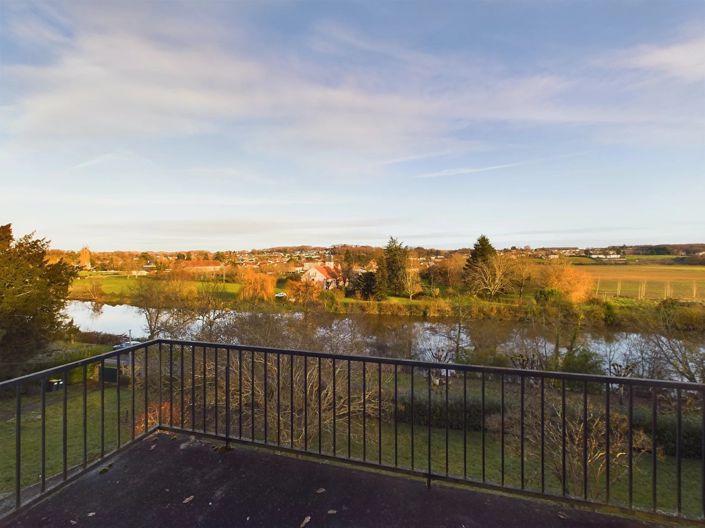 Image No.12-2 Bed House for sale