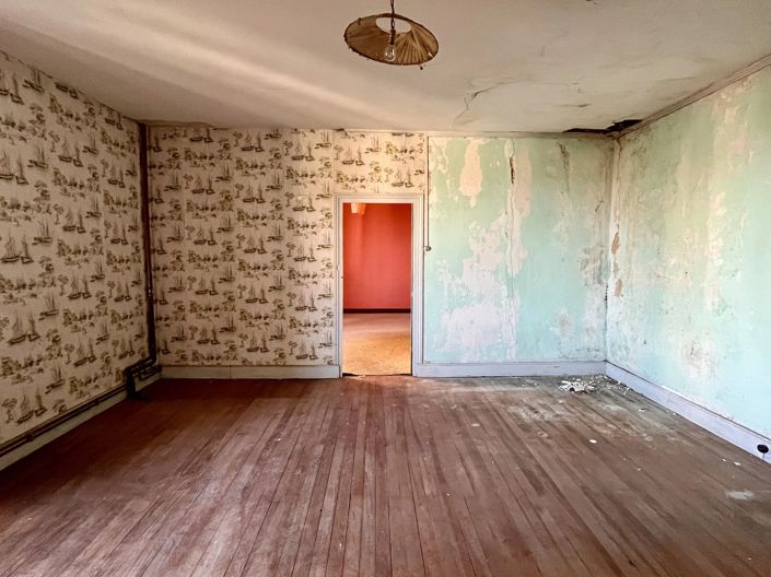 Image No.7-4 Bed Village House for sale