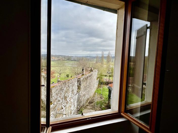 Image No.7-2 Bed Village House for sale