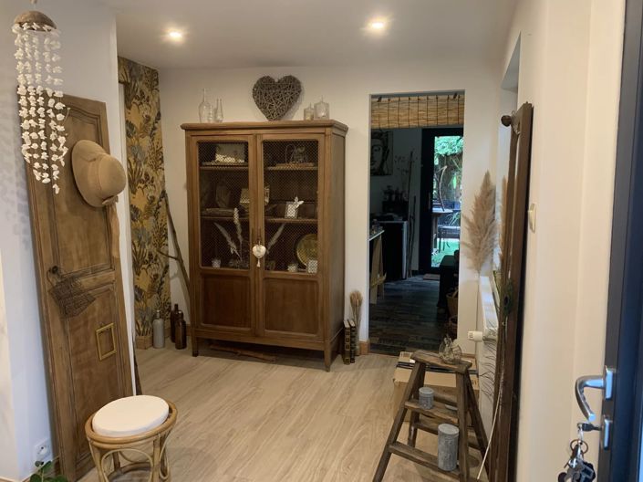 Image No.8-3 Bed House for sale