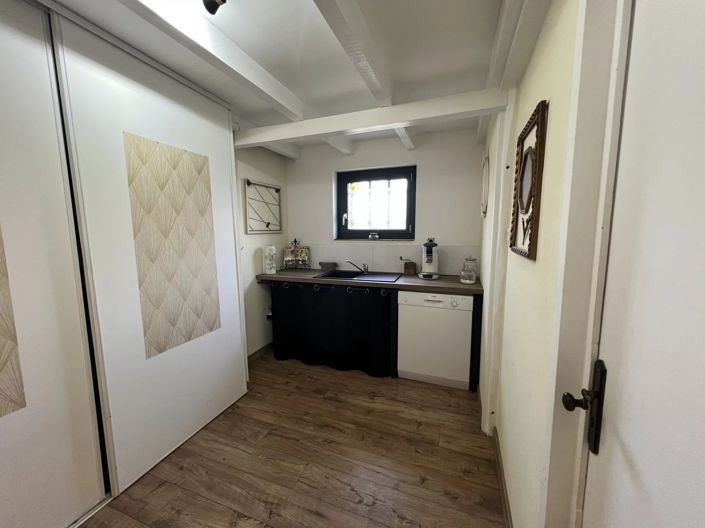 Image No.10-3 Bed House for sale