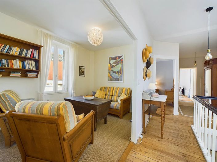 Image No.11-3 Bed House for sale