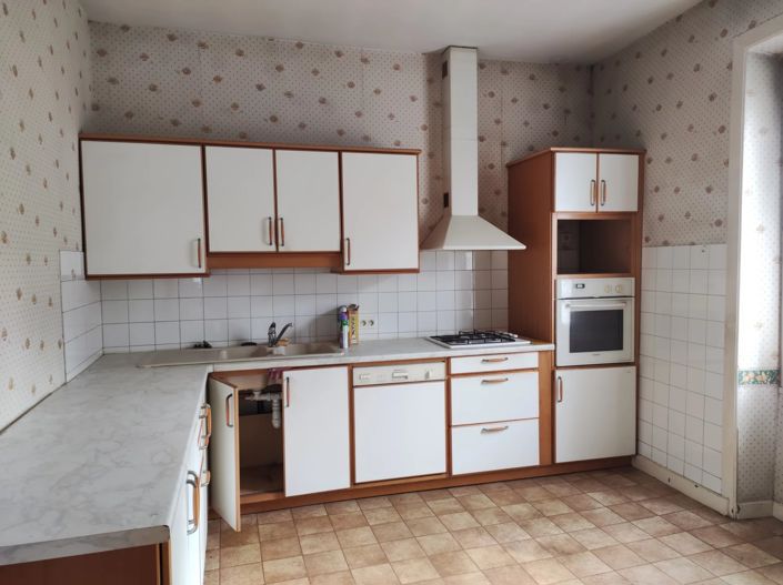 Image No.2-4 Bed House for sale