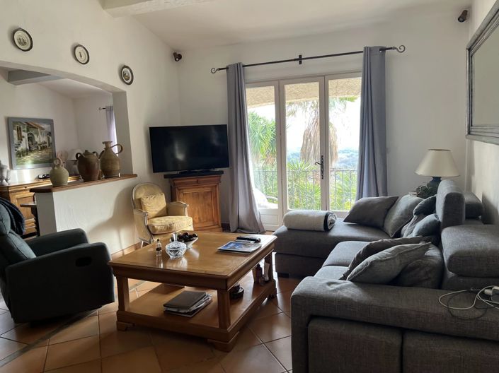 Image No.11-3 Bed House for sale