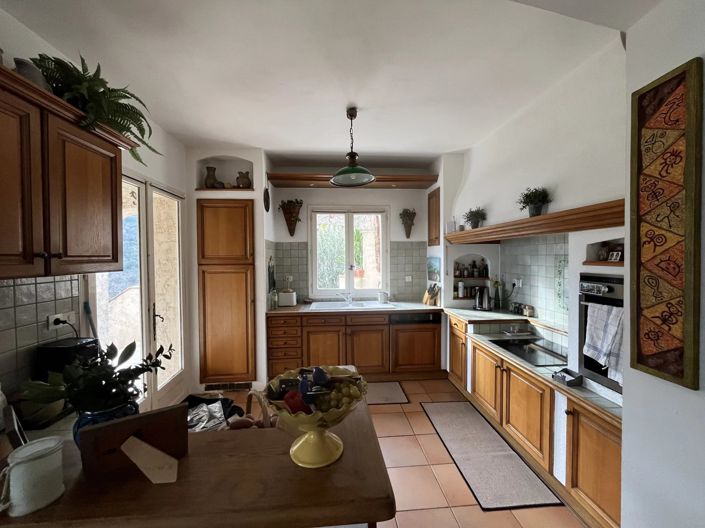 Image No.10-3 Bed House for sale