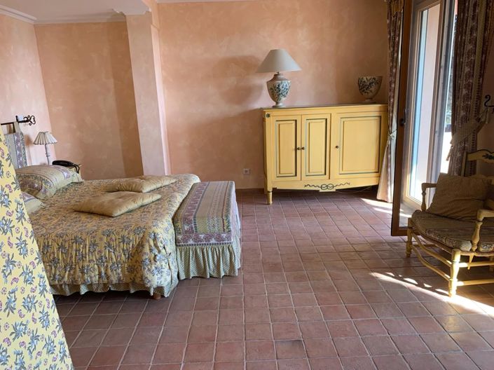 Image No.12-12 Bed House for sale