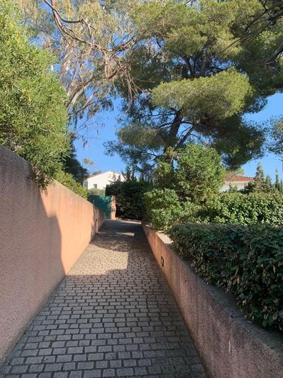 Image No.8-12 Bed House for sale