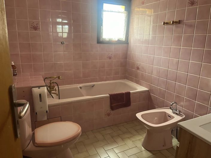 Image No.14-7 Bed House for sale