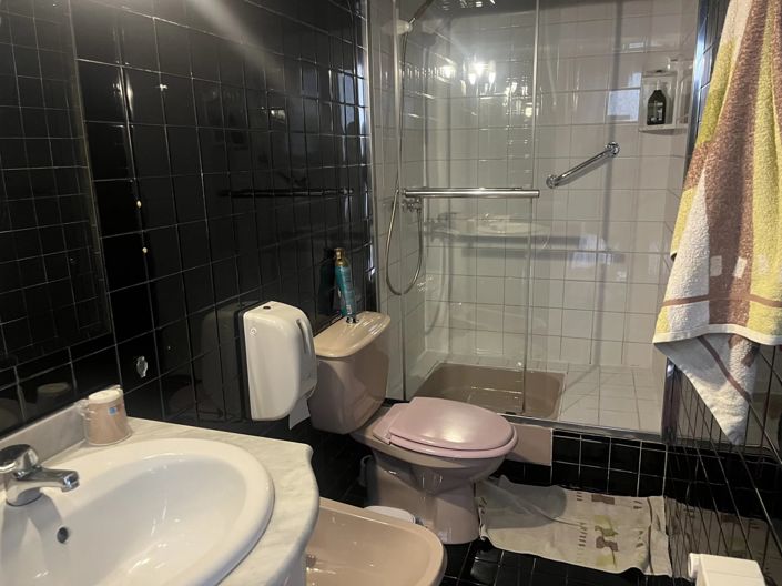 Image No.15-7 Bed House for sale