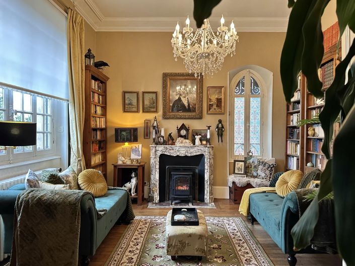 Image No.6-6 Bed House for sale