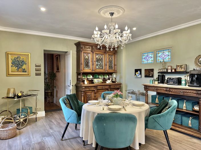 Image No.2-6 Bed House for sale