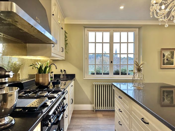 Image No.3-6 Bed House for sale