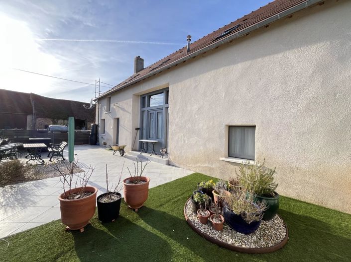 Image No.2-4 Bed House for sale