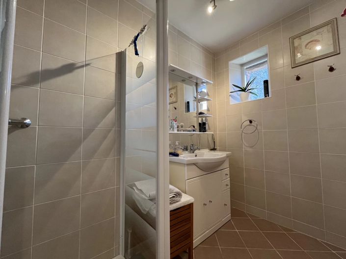 Image No.8-4 Bed House for sale