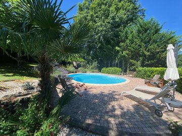 ed80536538417e84a8f1b4d3f9e379e59888715ec9192