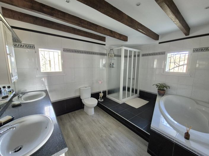 Image No.9-4 Bed House for sale