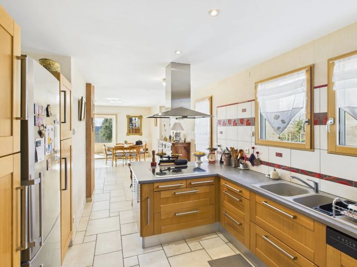 Image No.3-4 Bed House for sale