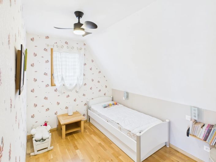 Image No.9-4 Bed House for sale