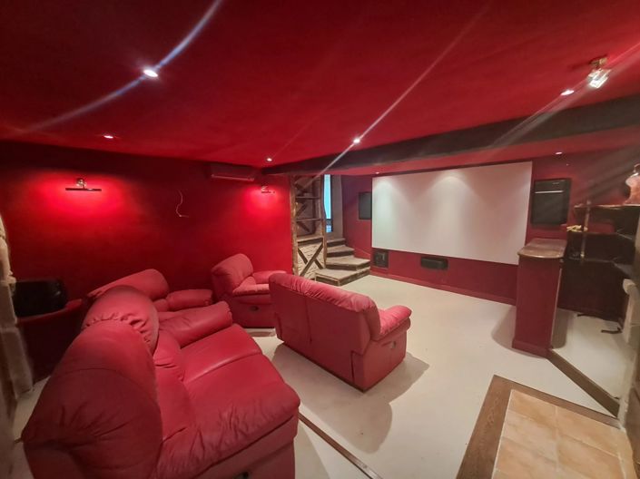 Image No.5-6 Bed House for sale