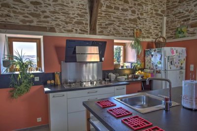 ec181f7949e9cb2e942151db44dfa77701846ad8de149