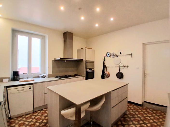 Image No.14-6 Bed House for sale