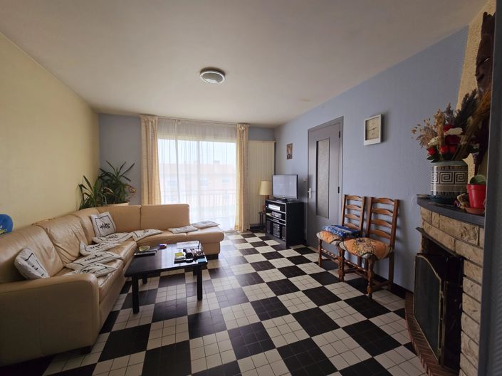 Image No.4-2 Bed House for sale